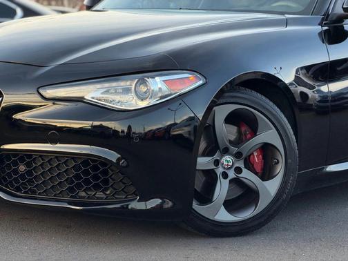 2017 Alfa Romeo Giulia Base