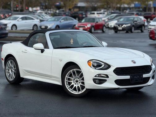 2017 FIAT 124 Spider Base