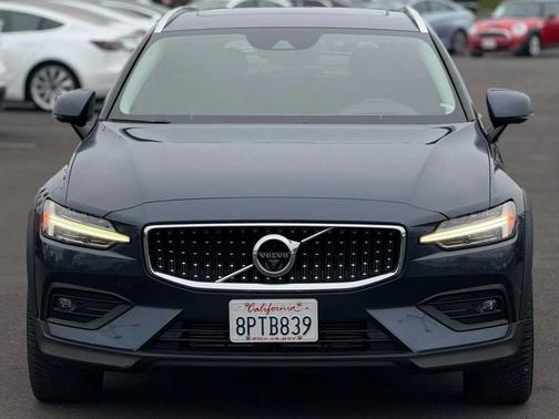 2020 Volvo V60 Cross Country T5