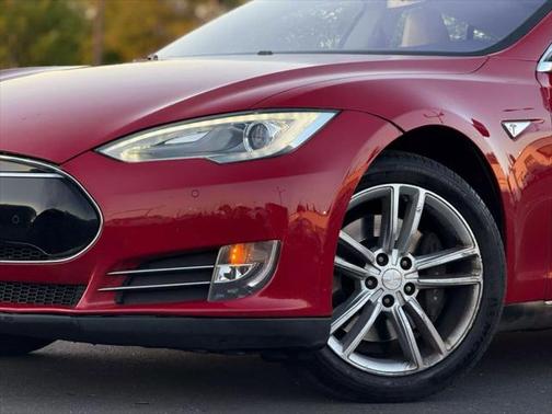 2013 Tesla Model S Sedan 4D