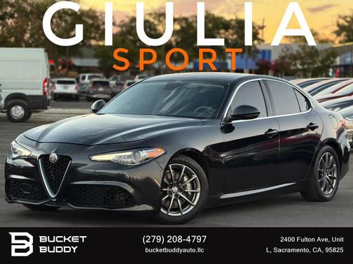 Vulcano Black Metallic 2018 Alfa Romeo Giulia Base
