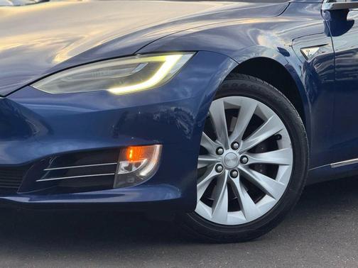 2016 Tesla Model S 70