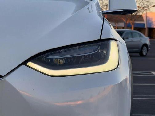 2018 Tesla Model X 75D