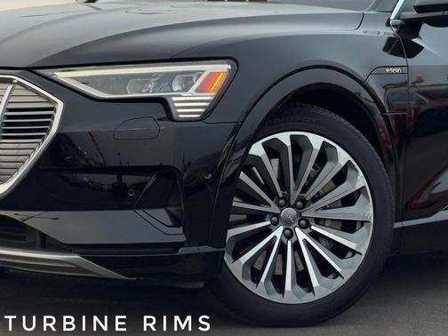 2019 Audi e-tron Premium Plus