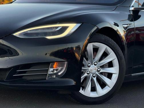 2018 Tesla Model S 75D