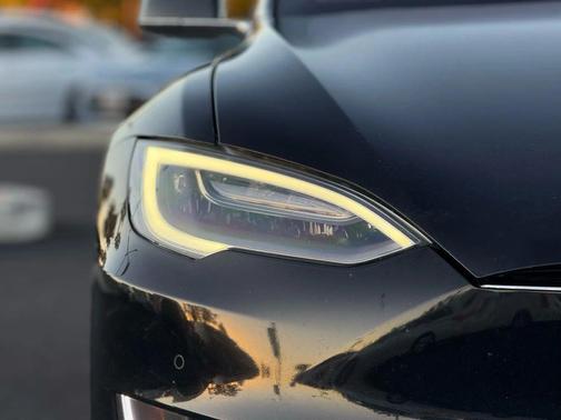 2018 Tesla Model S 75D