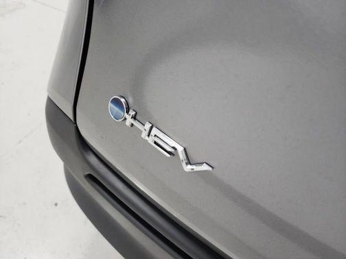 Metal 2026 Toyota Sienna LE