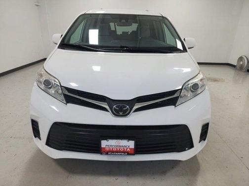 2020 Toyota Sienna LE