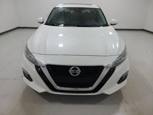 White 2020 Nissan Altima 2.5 SL