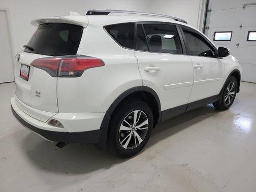Super White 2017 Toyota RAV4 XLE