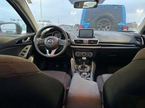 2016 Mazda Mazda3 i Sport