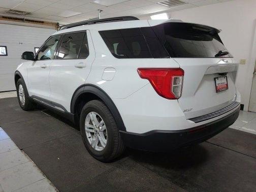 Photo 5 of 33 of 2020 Ford Explorer XLT