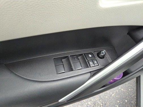 Wind Chill Pearl 2025 Toyota Corolla Cross L