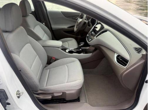 Summit White 2022 Chevrolet Malibu 1LS