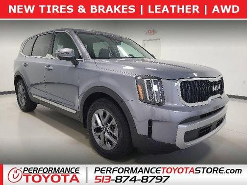 Everlasting Silver 2023 Kia Telluride LX