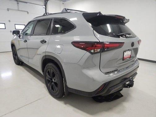 2025 Toyota Highlander Hybrid XLE