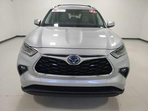 Celestial Silver Metallic 2021 Toyota Highlander Hybrid Limited