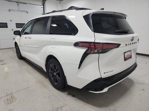 2025 Toyota Sienna XSE 7 Passenger