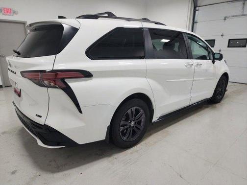 2025 Toyota Sienna XSE 7 Passenger