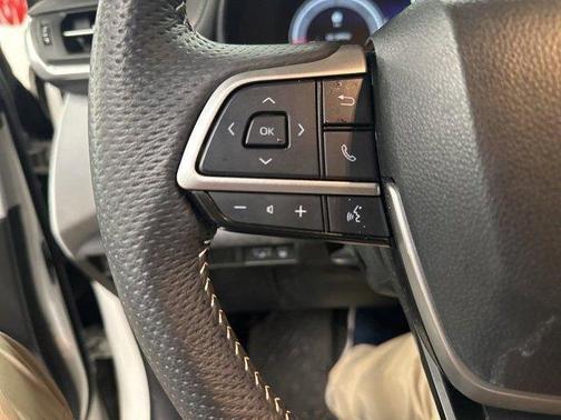 2025 Toyota Sienna XSE 7 Passenger