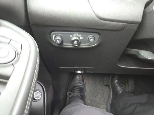 Deep 2020 Buick Encore GX Preferred