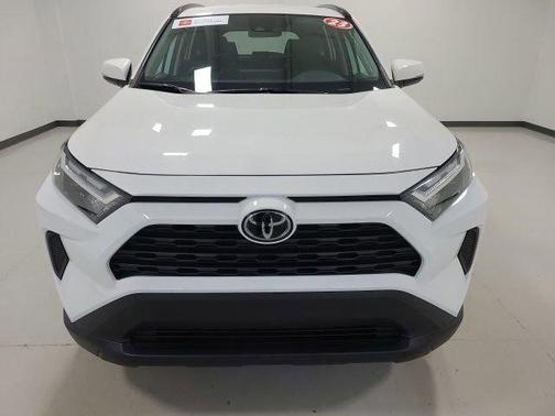 Ice 2023 Toyota RAV4 XLE