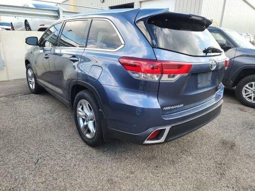 Shoreline Blue Pearl 2019 Toyota Highlander Limited