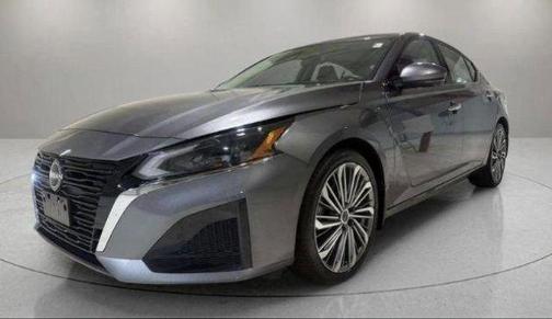 Gun Metallic 2024 Nissan Altima 2.5 SL