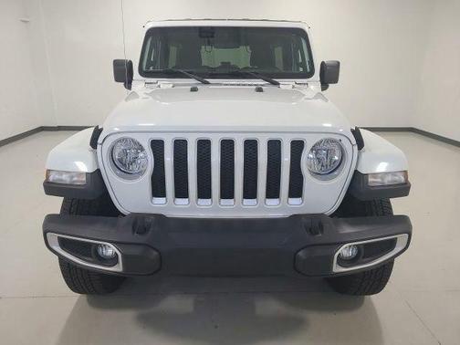 Bright White Clearcoat 2019 Jeep Wrangler Unlimited Sahara