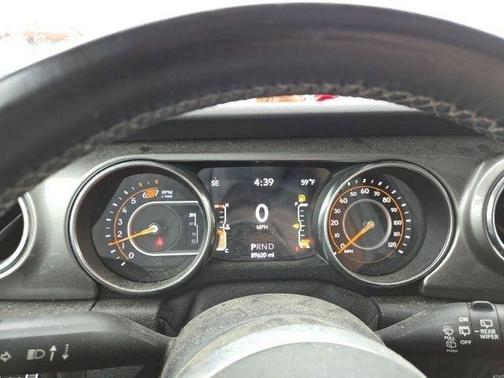 Bright White Clearcoat 2019 Jeep Wrangler Unlimited Sahara