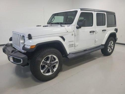 Bright White Clearcoat 2019 Jeep Wrangler Unlimited Sahara