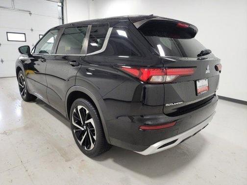 2022 Mitsubishi Outlander SE