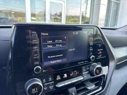 Magnetic Gray Metallic 2020 Toyota Highlander LE