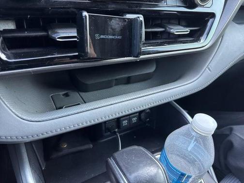 Magnetic Gray Metallic 2020 Toyota Highlander LE