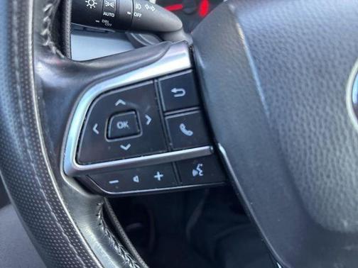 Magnetic Gray Metallic 2020 Toyota Highlander LE