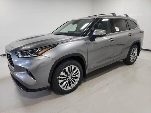 Metal 2026 Toyota Highlander Hybrid Platinum
