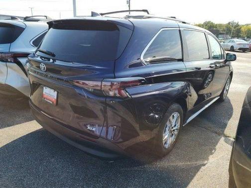 2025 Toyota Sienna XLE