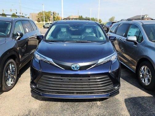 2025 Toyota Sienna XLE