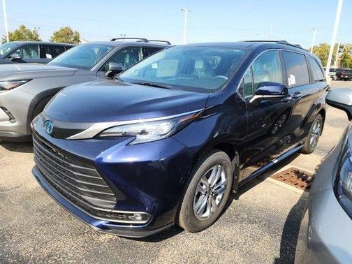 2025 Toyota Sienna XLE