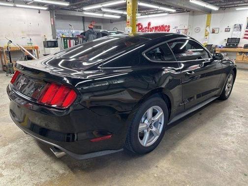 2016 Ford Mustang V6