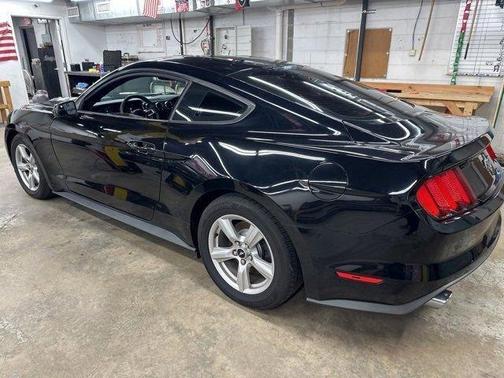 2016 Ford Mustang V6