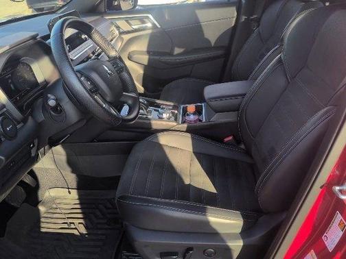 2024 Mitsubishi Outlander SE Black Edition