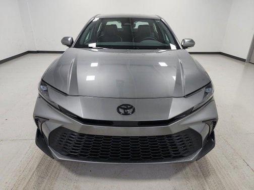 Metal 2026 Toyota Camry SE