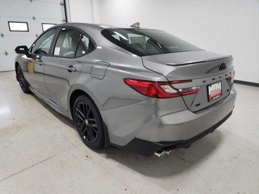 Metal 2026 Toyota Camry SE