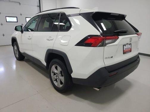 Ice 2023 Toyota RAV4 XLE