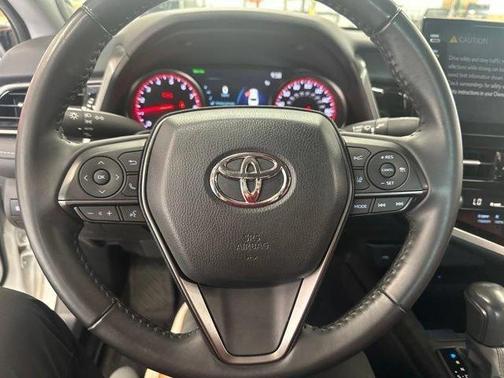 Wind Chill Pearl / Midnight Black Metallic 2022 Toyota Camry XSE V6