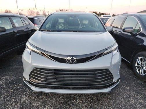 2026 Toyota Sienna Woodland Edition