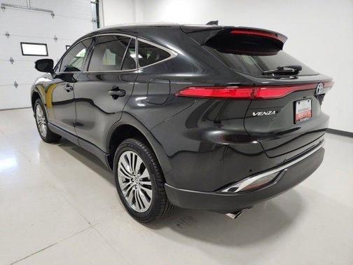 2022 Toyota Venza XLE