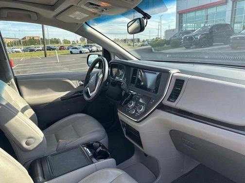 2015 Toyota Sienna XLE