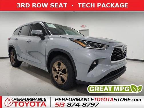 Cement 2022 Toyota Highlander Hybrid Bronze Edition